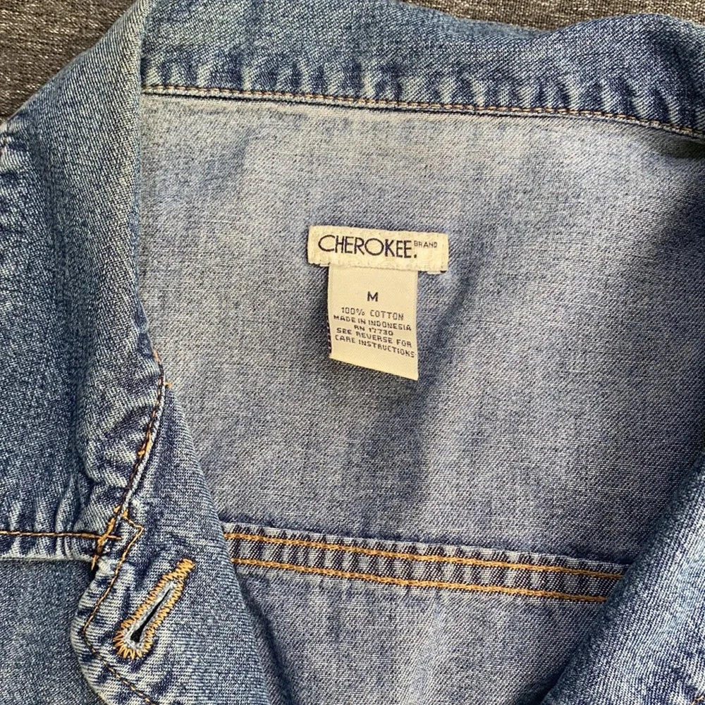 Spring jean jacket - Picture 3 of 5